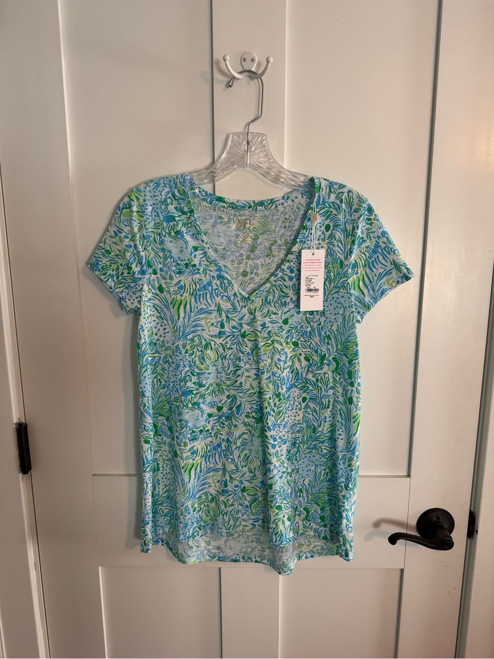 Lilly Pulitzer Etta V-Neck short Sleeve Floral Print Top in Blue & Green size XS